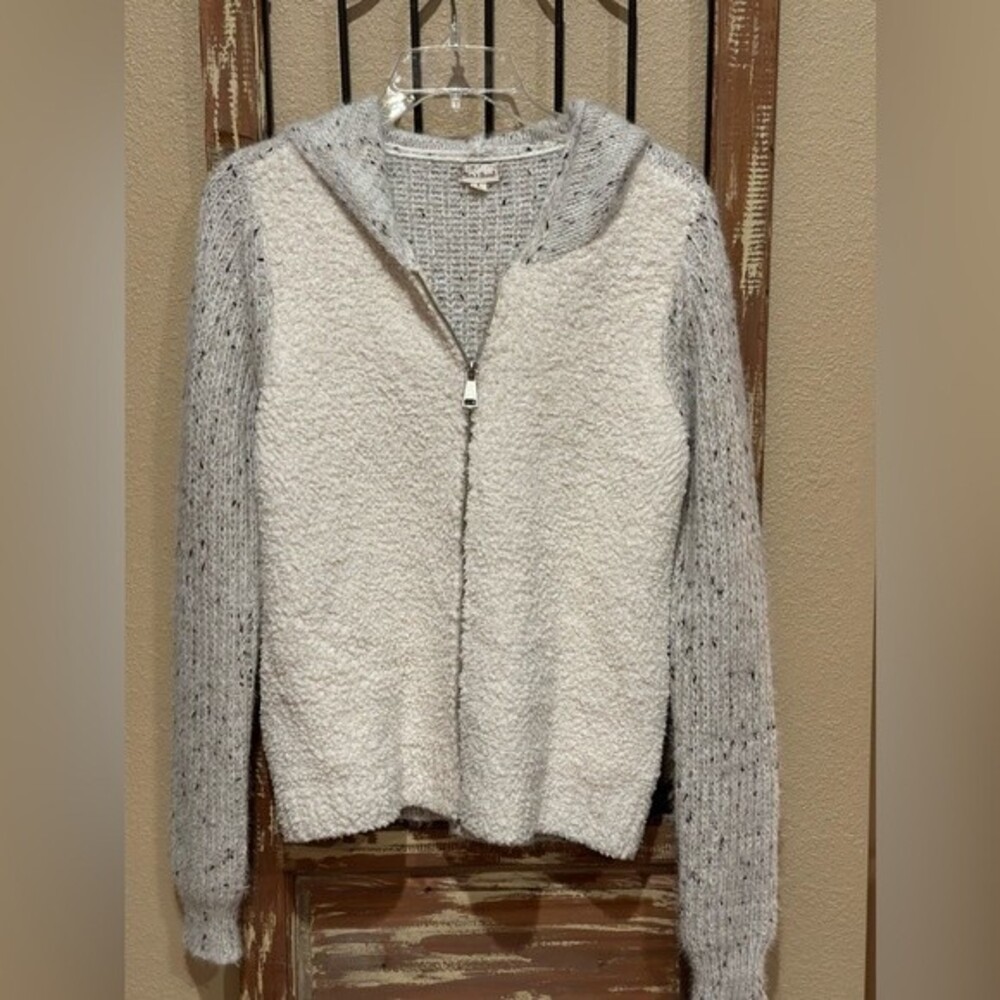 Hem & Thread zipper sweater jacket - Picture 2 of 5